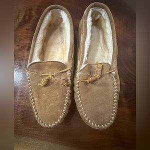 Minnetonka Moccasin Women's Sz 11 Slippers 3711 Brown Suede Fur Lined